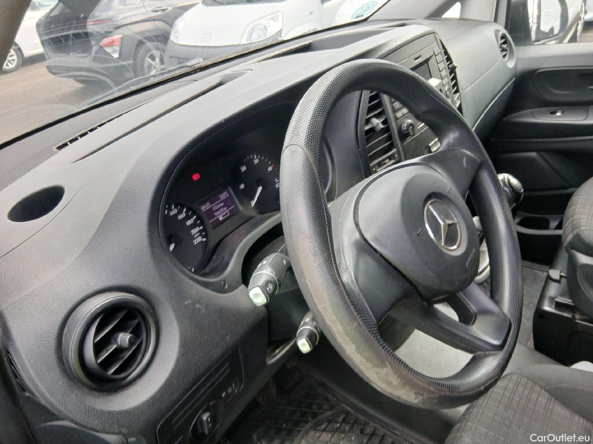  Mercedes  Vito MERCEDES-BENZ  / 2014 / 4P / furgón 111 CDI Larga #37