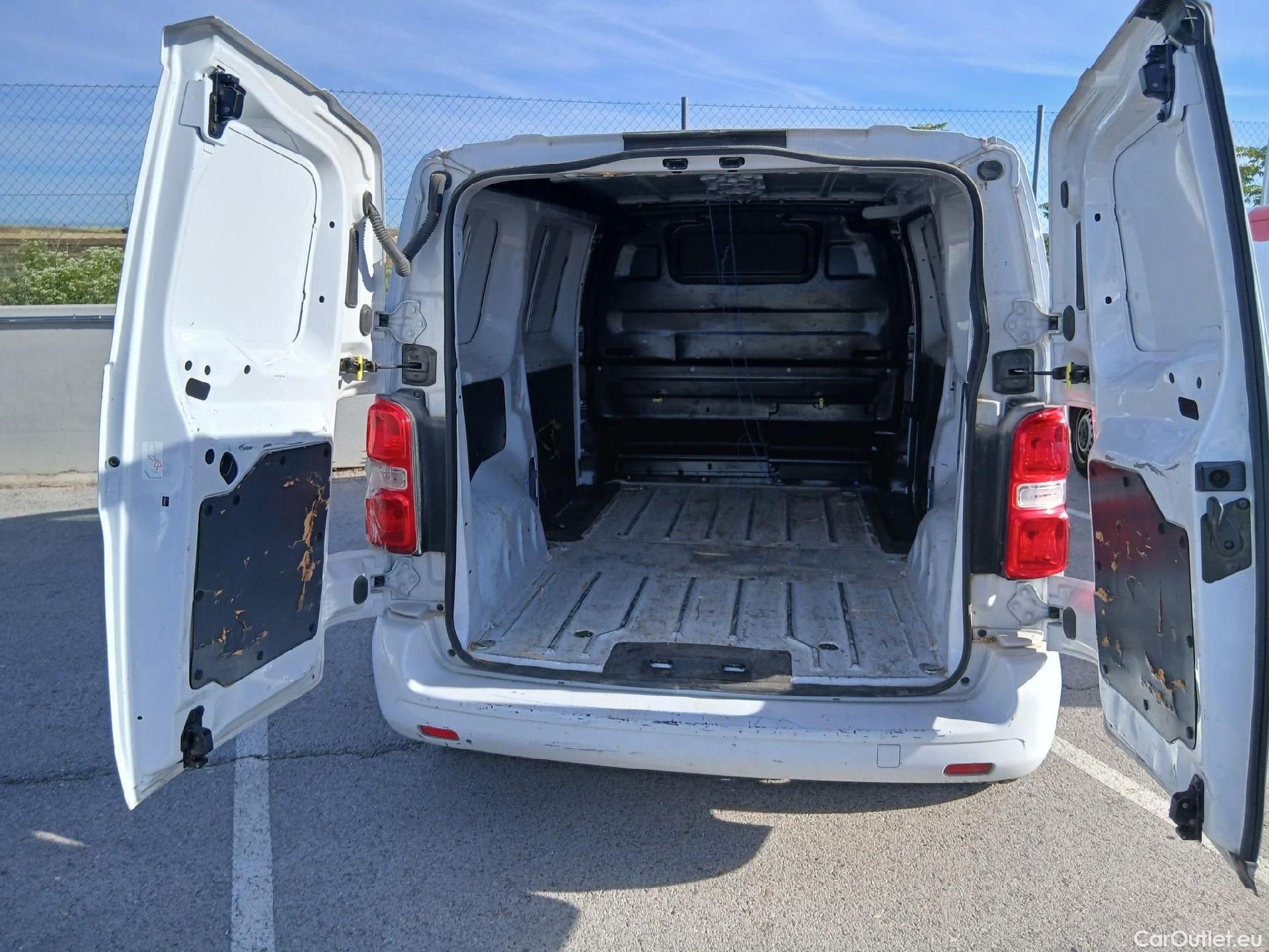  Fiat  Scudo FIAT  / 2021 / 4P / furgón Furgón L2 120cv MT6 Business (AC) #36