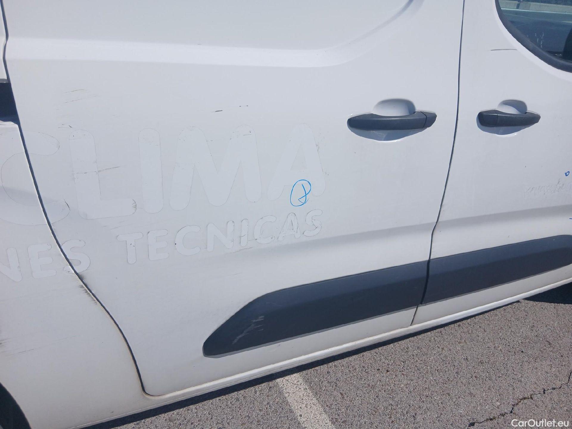  Citroen  Berlingo CITROEN  / 2018 / 4P / furgón derivado de turismo Talla XL BlueHDi 100 CLUB #41