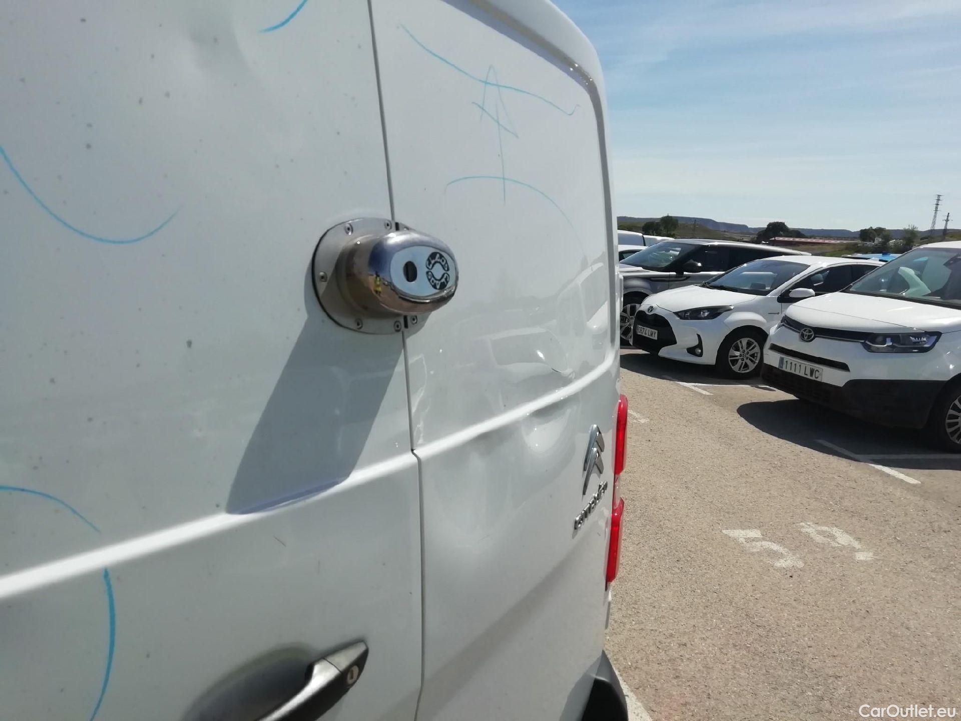  Citroen  Jumpy CITROEN  / 2016 / 4P / furgón Furgón Talla M BlueHDi 100 S&S 6v #33