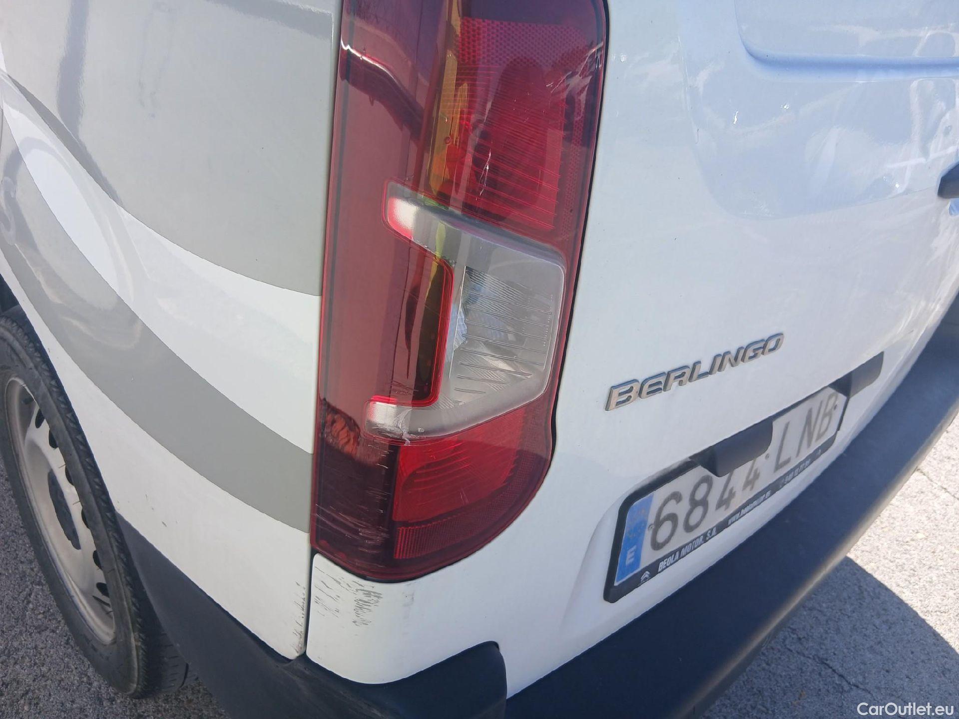  Citroen  Berlingo CITROEN  / 2018 / 4P / furgón derivado de turismo Talla XL BlueHDi 100 CLUB #28