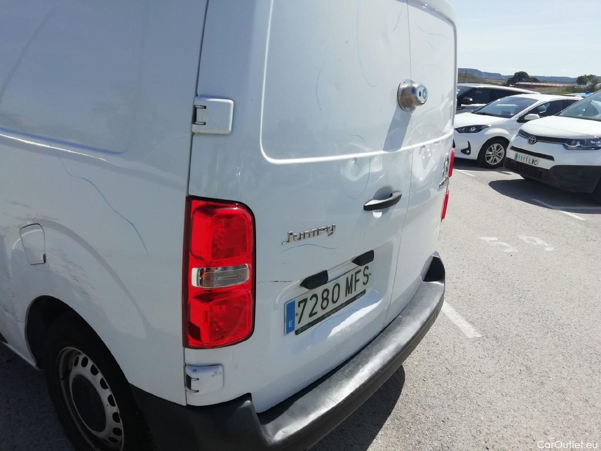  Citroen  Jumpy CITROEN  / 2016 / 4P / furgón Furgón Talla M BlueHDi 100 S&S 6v #31