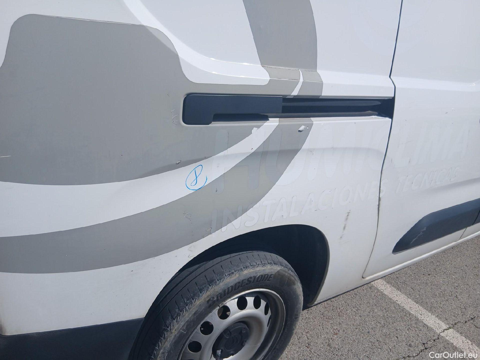  Citroen  Berlingo CITROEN  / 2018 / 4P / furgón derivado de turismo Talla XL BlueHDi 100 CLUB #39
