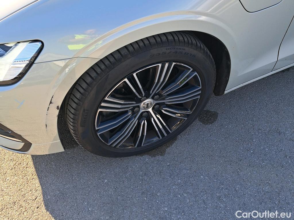 Volvo  V60 VOLVO  / 2018 / 5P / familiar 2.0 T8 AWD Recharge Inscription Exp Auto #9