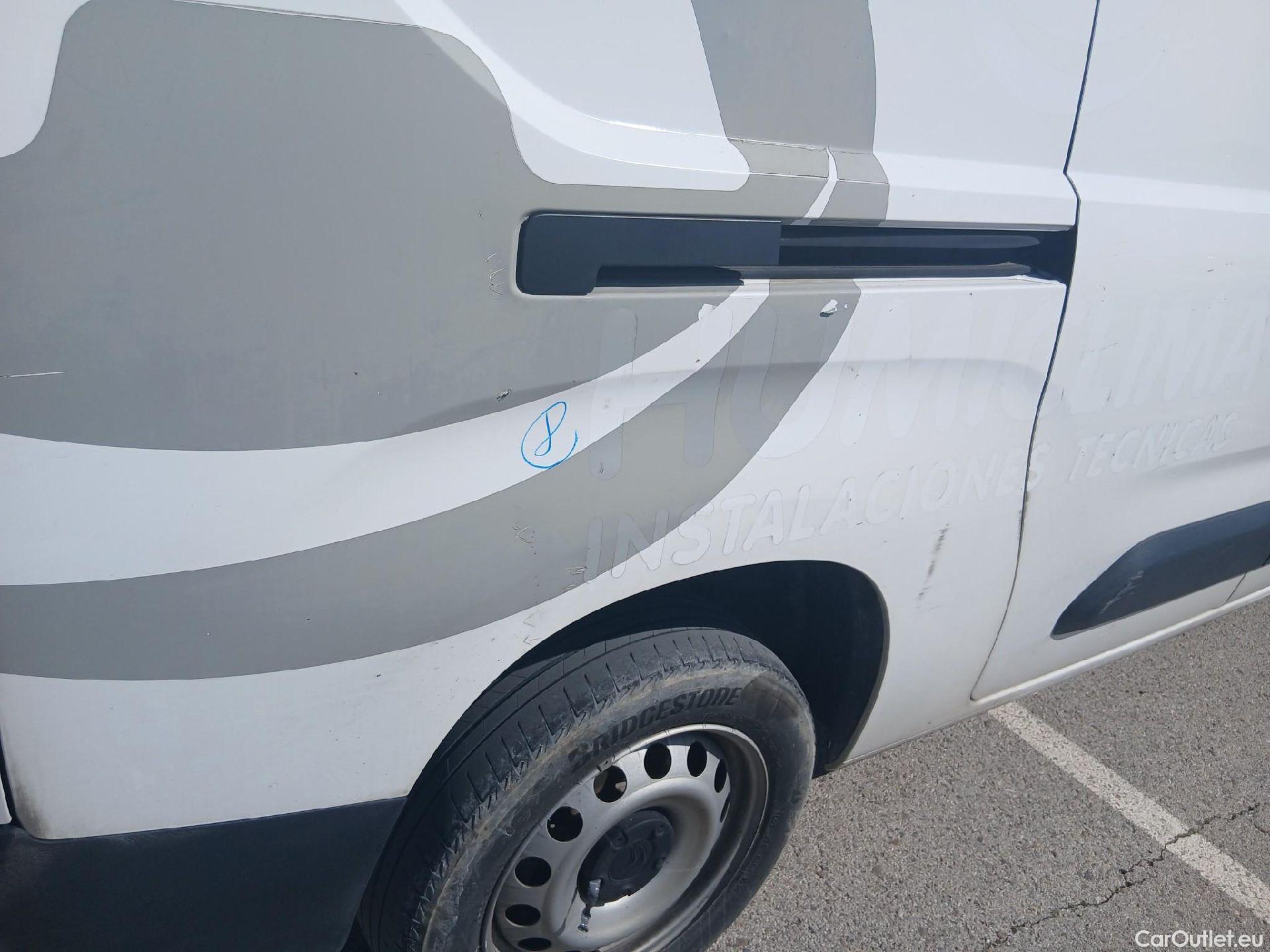 Citroen  Berlingo CITROEN  / 2018 / 4P / furgón derivado de turismo Talla XL BlueHDi 100 CLUB #38