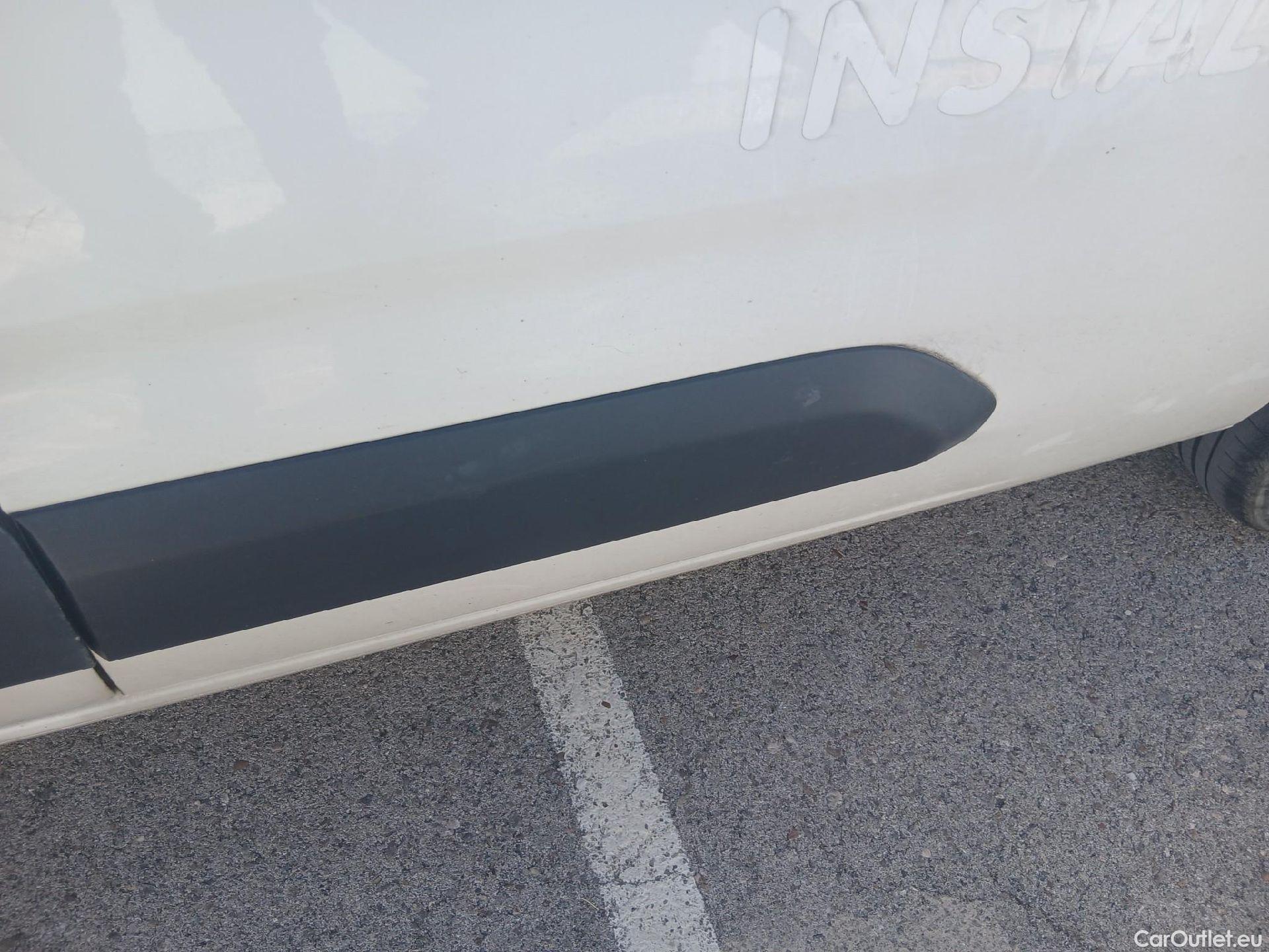  Citroen  Berlingo CITROEN  / 2018 / 4P / furgón derivado de turismo Talla XL BlueHDi 100 CLUB #27
