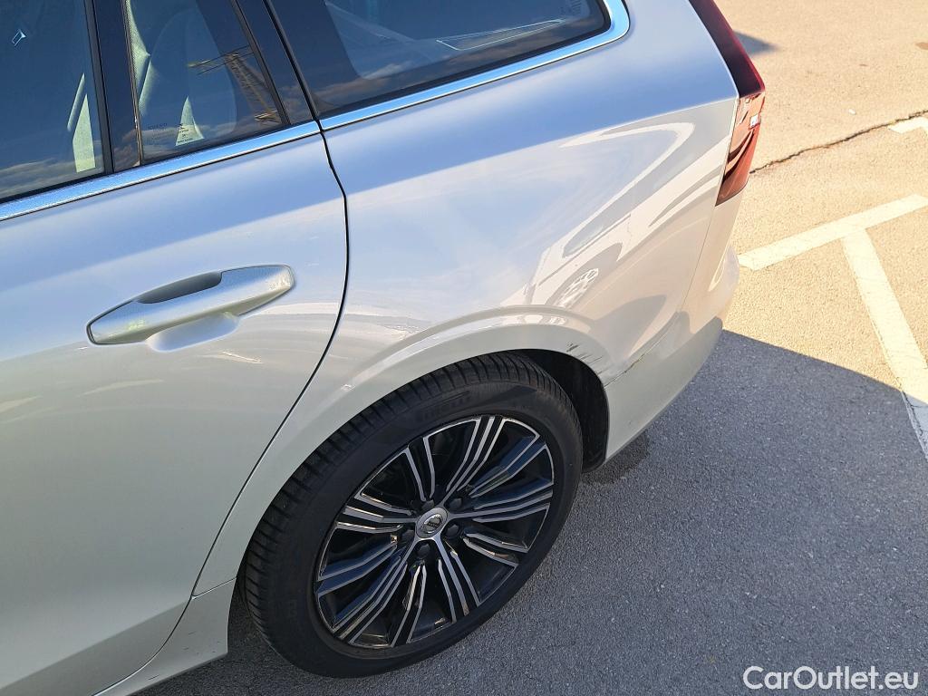  Volvo  V60 VOLVO  / 2018 / 5P / familiar 2.0 T8 AWD Recharge Inscription Exp Auto #17