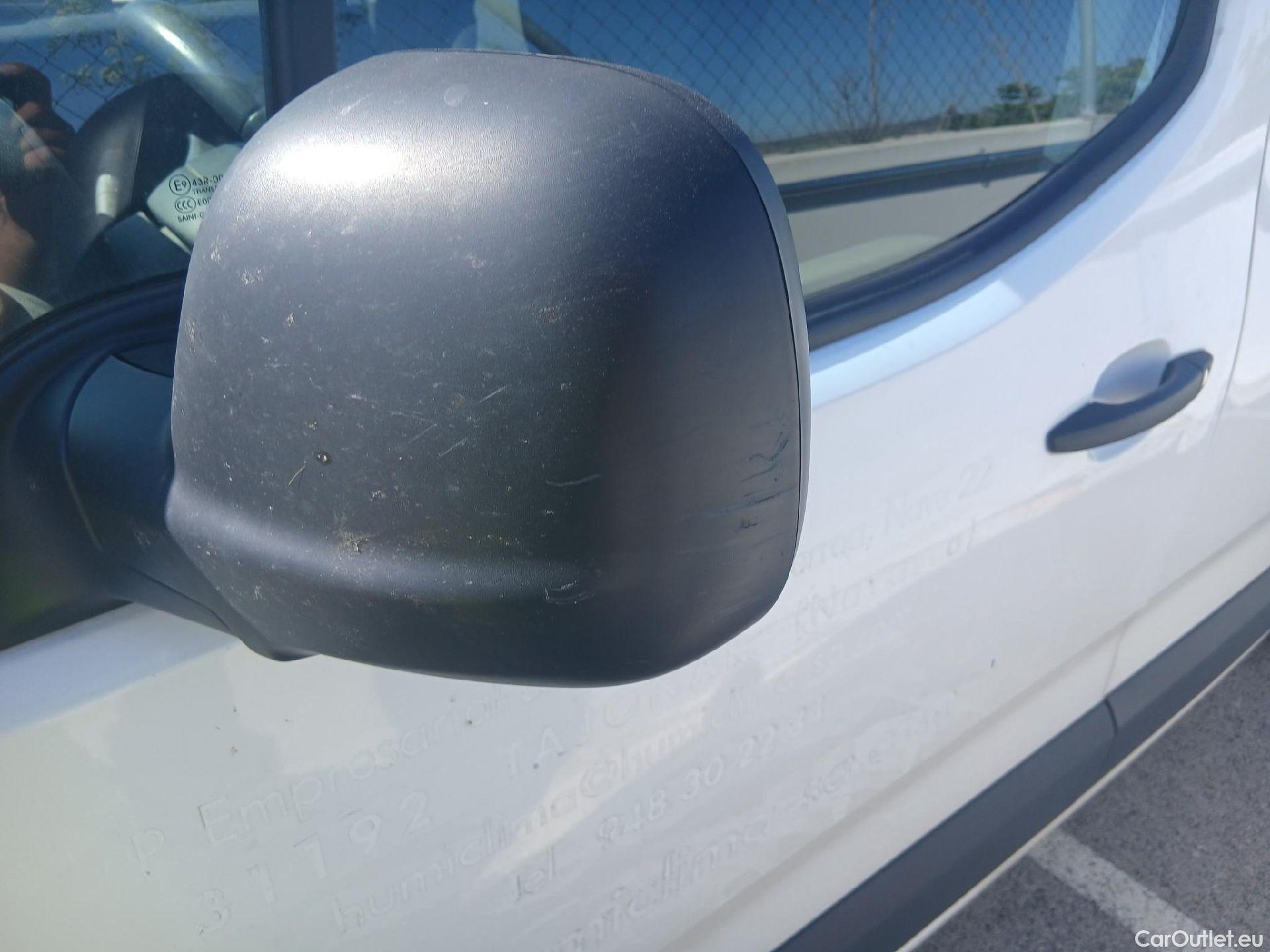  Citroen  Berlingo CITROEN  / 2018 / 4P / furgón derivado de turismo Talla XL BlueHDi 100 CLUB #18