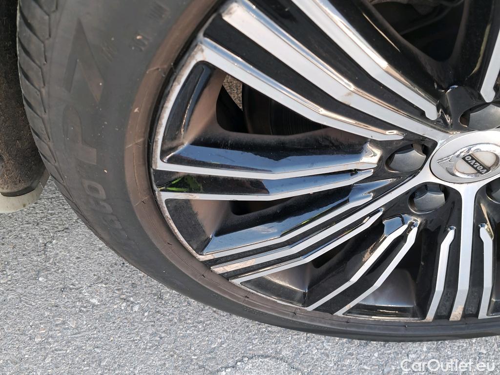  Volvo  V60 VOLVO  / 2018 / 5P / familiar 2.0 T8 AWD Recharge Inscription Exp Auto #12