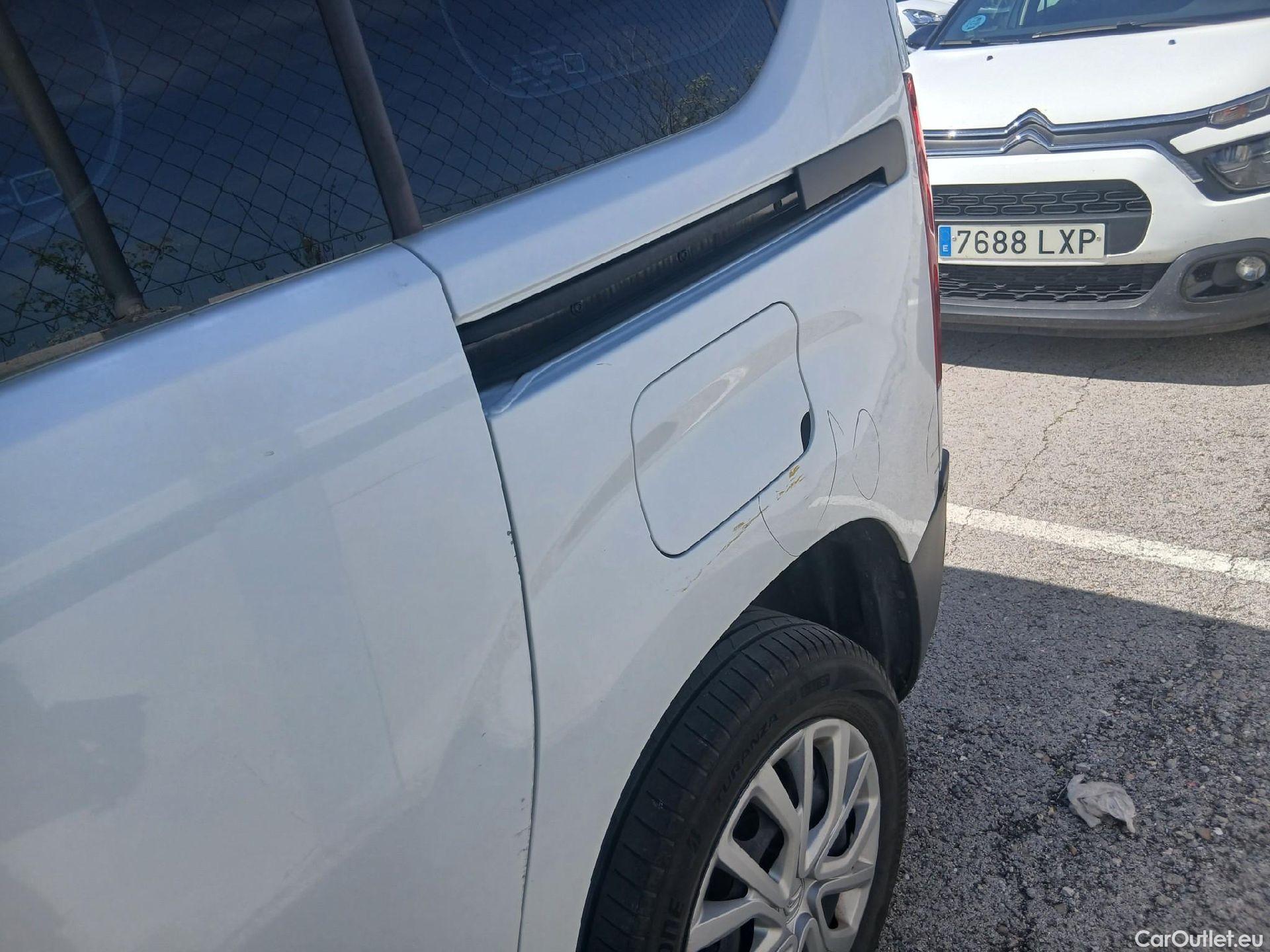  Citroen  Berlingo CITROEN  / 2018 / 5P / combi Talla M BlueHDi 100 S&S LIVE PACK (IND) (AC) #15