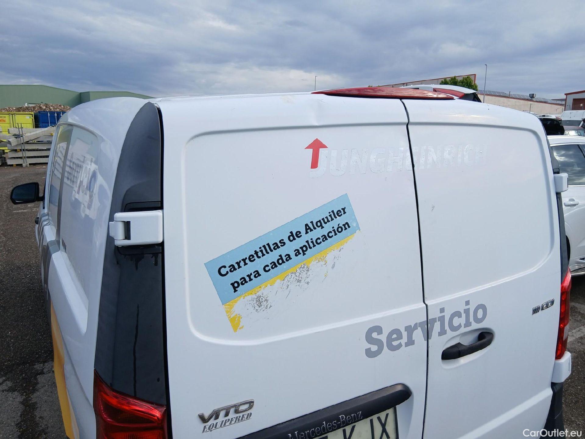  Mercedes  Vito MERCEDES-BENZ  / 2014 / 4P / furgón 111 CDI Larga #17