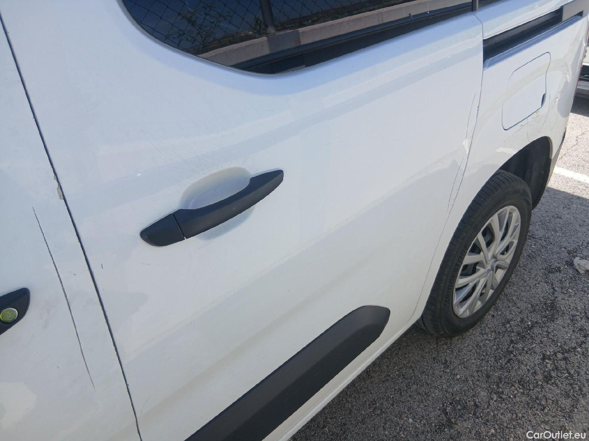  Citroen  Berlingo CITROEN  / 2018 / 5P / combi Talla M BlueHDi 100 S&S LIVE PACK (IND) (AC) #26