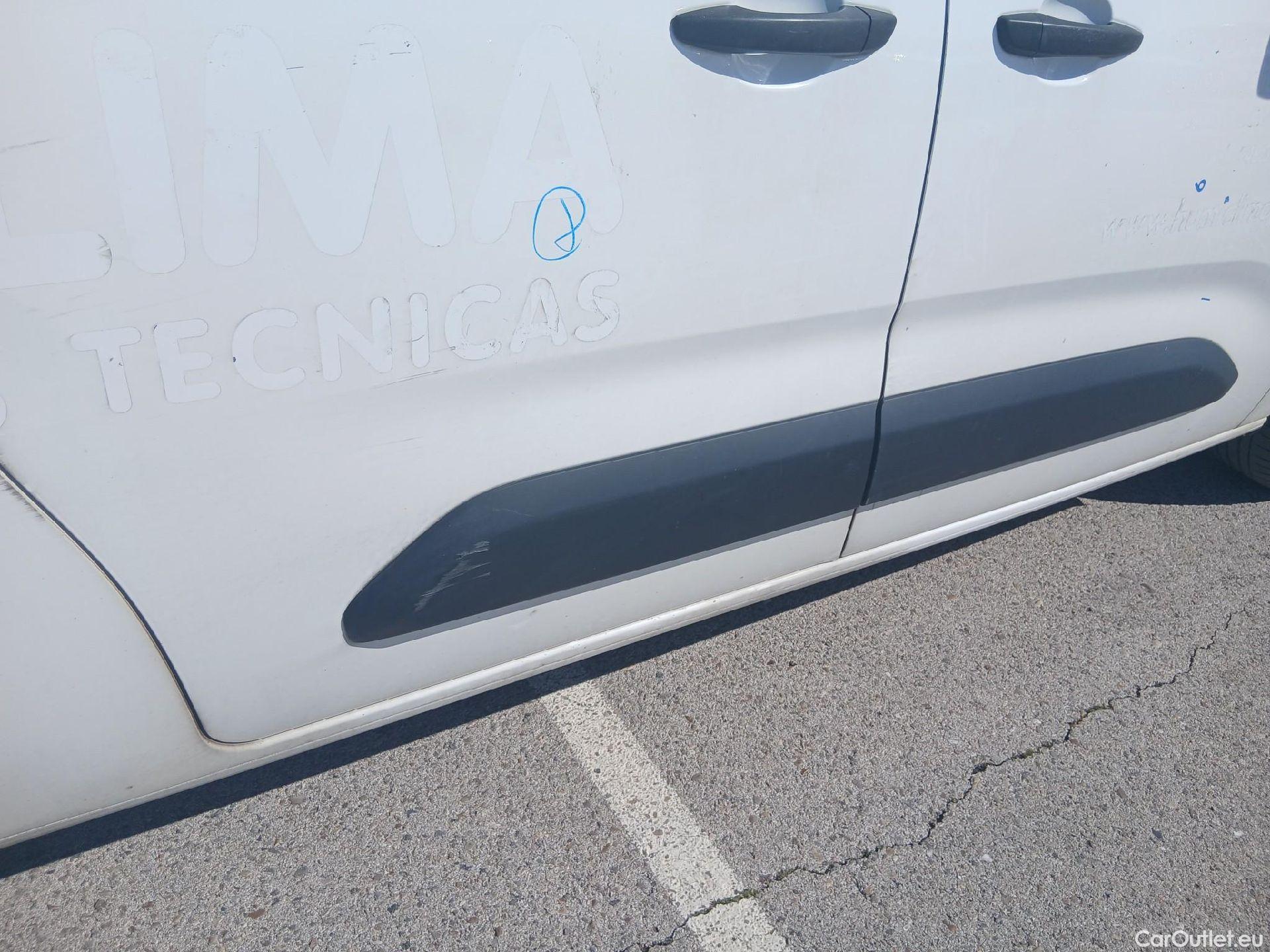  Citroen  Berlingo CITROEN  / 2018 / 4P / furgón derivado de turismo Talla XL BlueHDi 100 CLUB #43