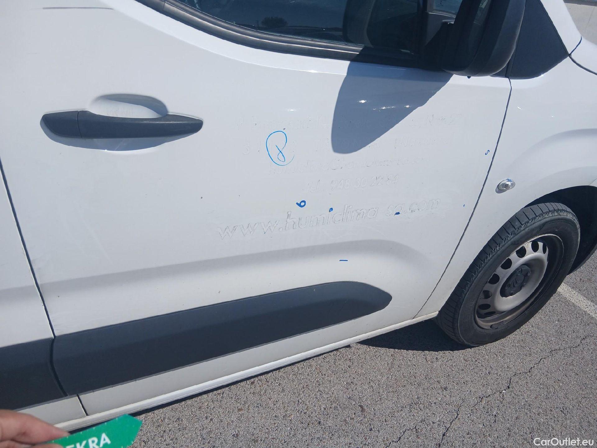 Citroen  Berlingo CITROEN  / 2018 / 4P / furgón derivado de turismo Talla XL BlueHDi 100 CLUB #47