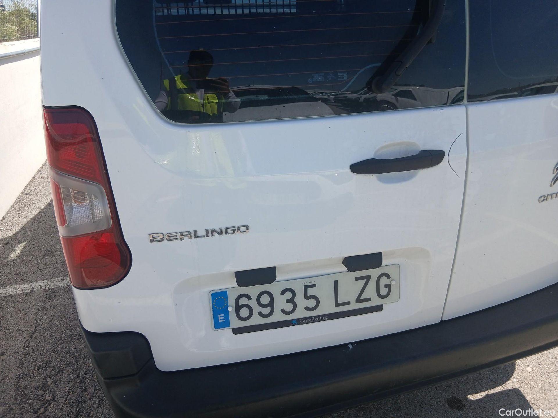  Citroen  Berlingo CITROEN  / 2018 / 5P / combi Talla M BlueHDi 100 S&S LIVE PACK (IND) (AC) #31
