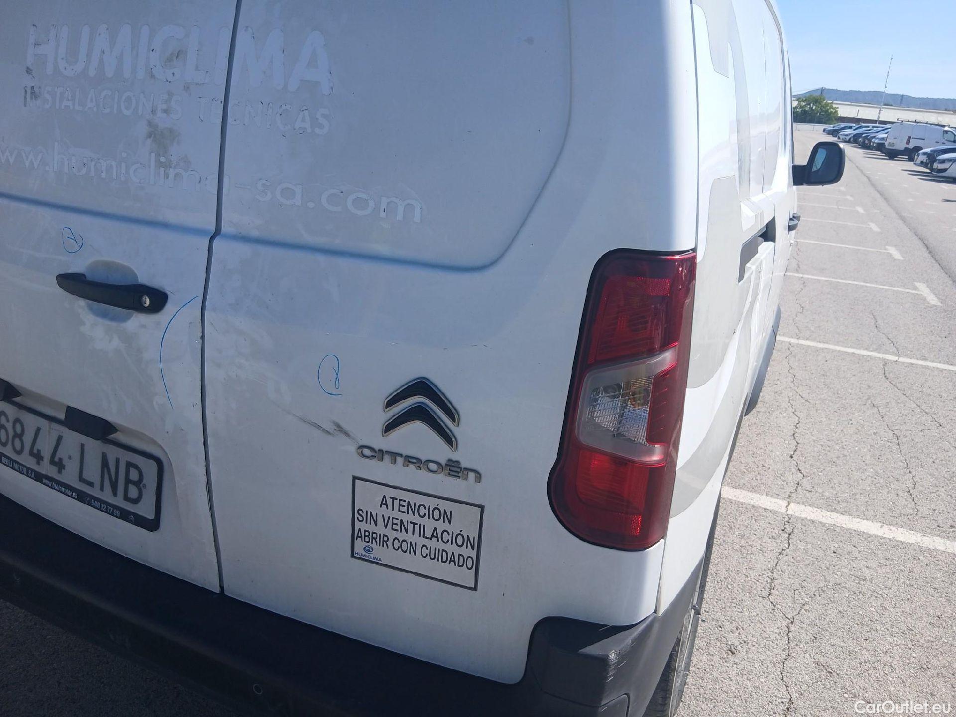  Citroen  Berlingo CITROEN  / 2018 / 4P / furgón derivado de turismo Talla XL BlueHDi 100 CLUB #36