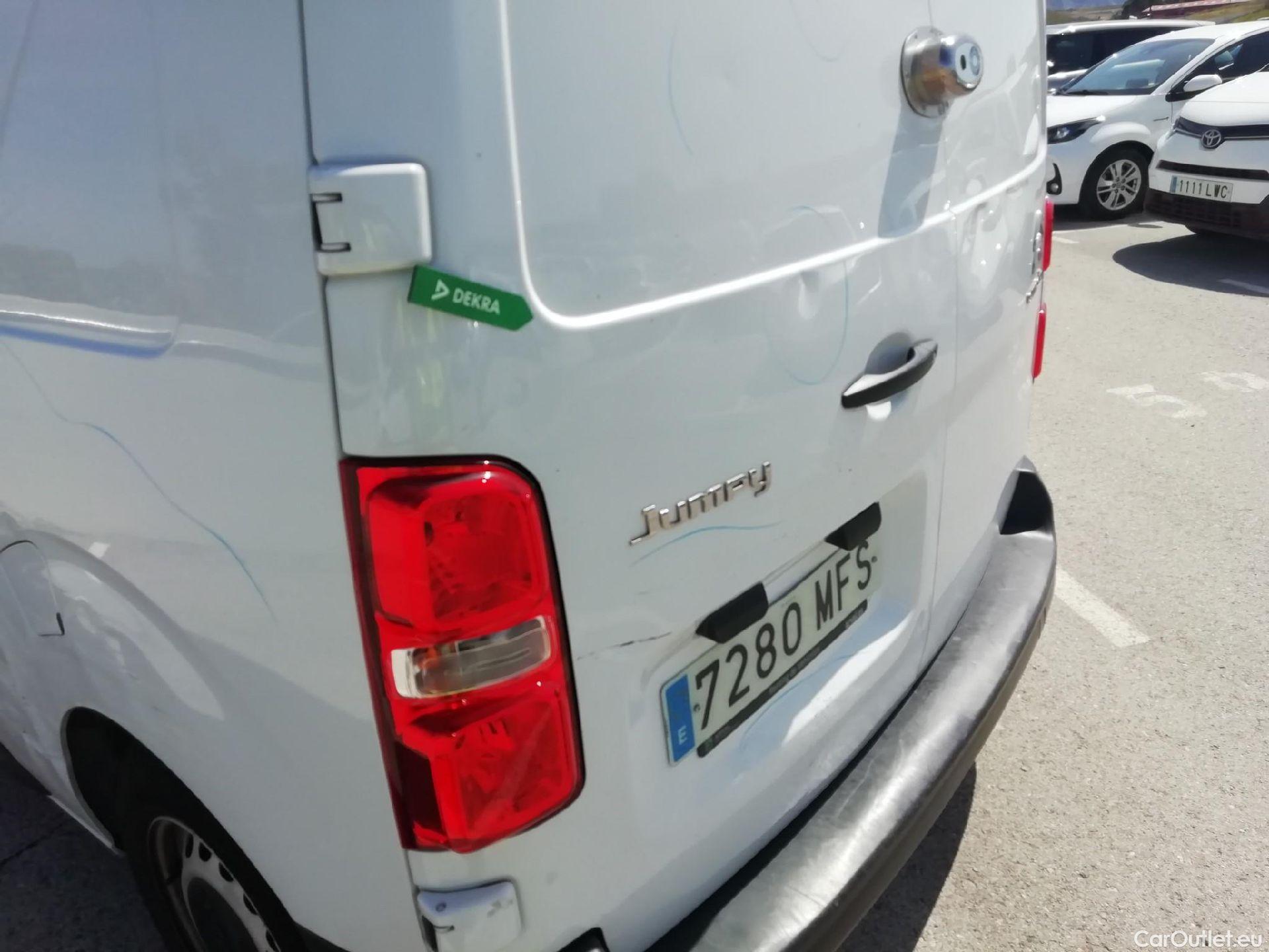  Citroen  Jumpy CITROEN  / 2016 / 4P / furgón Furgón Talla M BlueHDi 100 S&S 6v #32