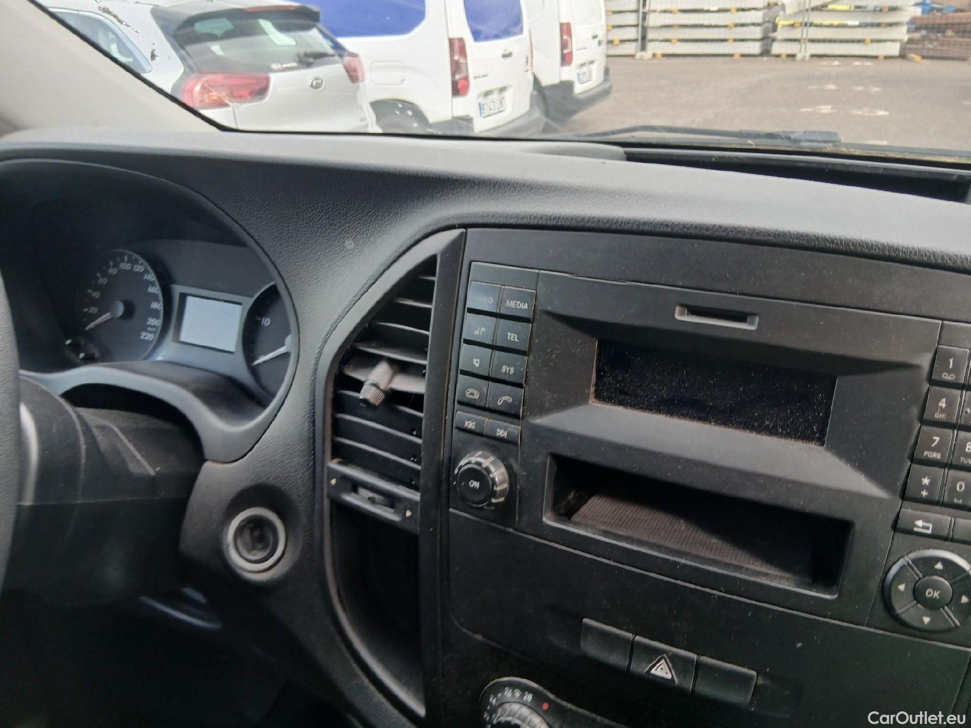  Mercedes  Vito MERCEDES-BENZ  / 2014 / 4P / furgón 111 CDI Larga #33