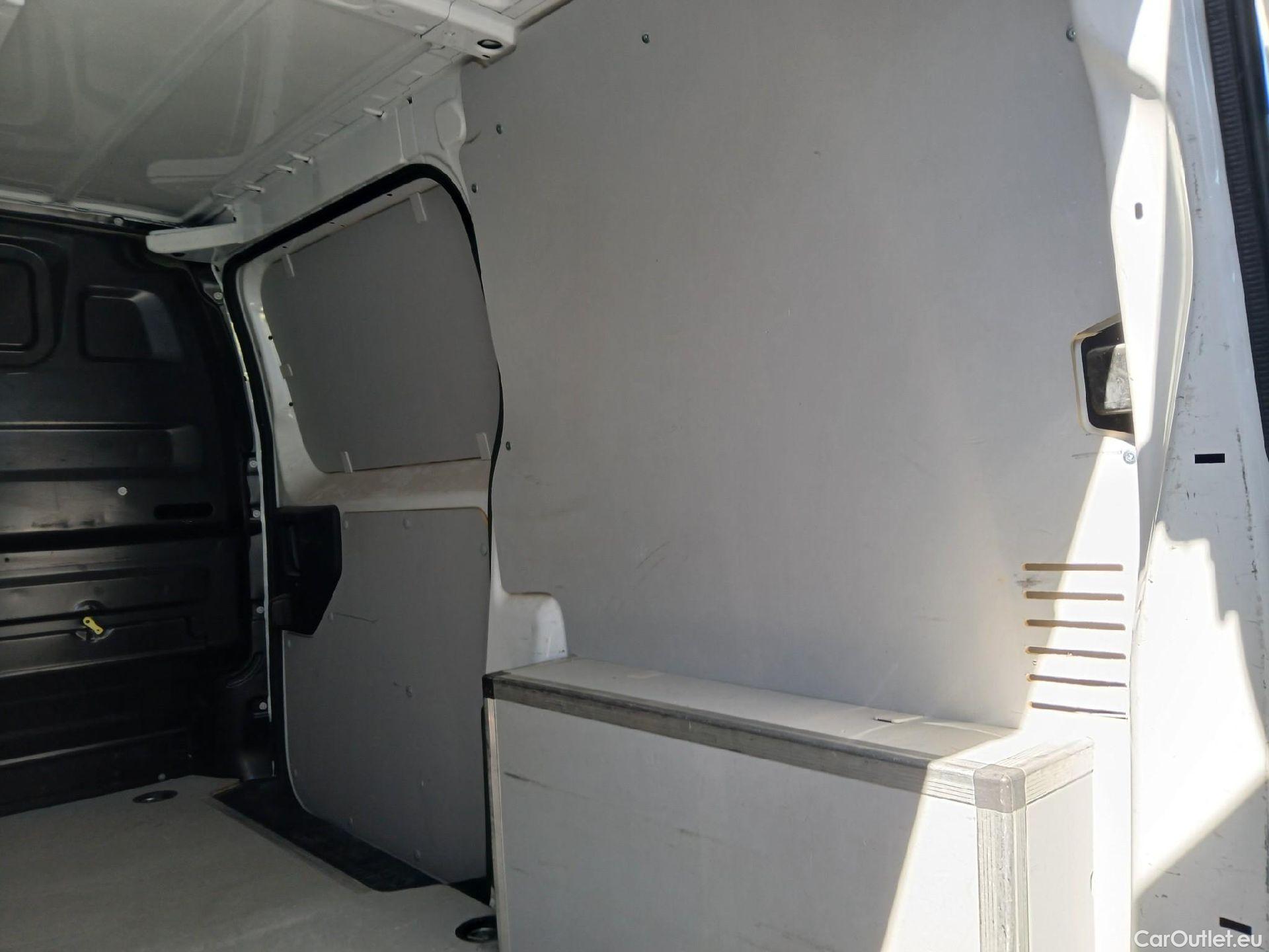  Opel  Vivaro OPEL  / 2019 / 4P / furgón 1.5 Diésel 88kW (120CV) M Std Express #5