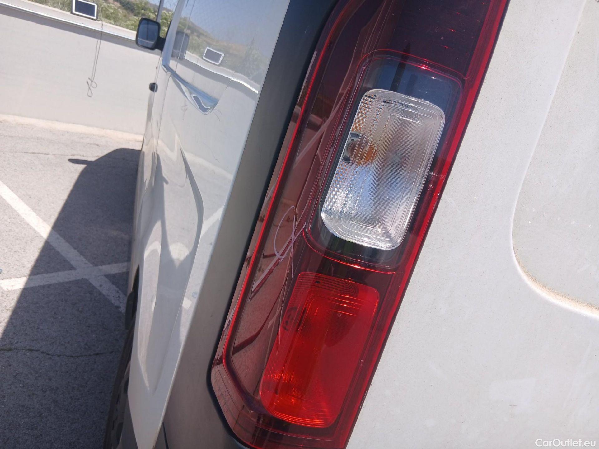  Renault  Trafic RENAULT  / 2019 / 4P / furgón Furgón 29 L2H1 Energy BluedCi 107 kW #30