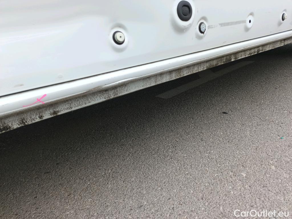  Renault  Trafic RENAULT  / 2019 / 4P / furgón Furgón 27 L1H1 Energy BluedCi 88 kW #24