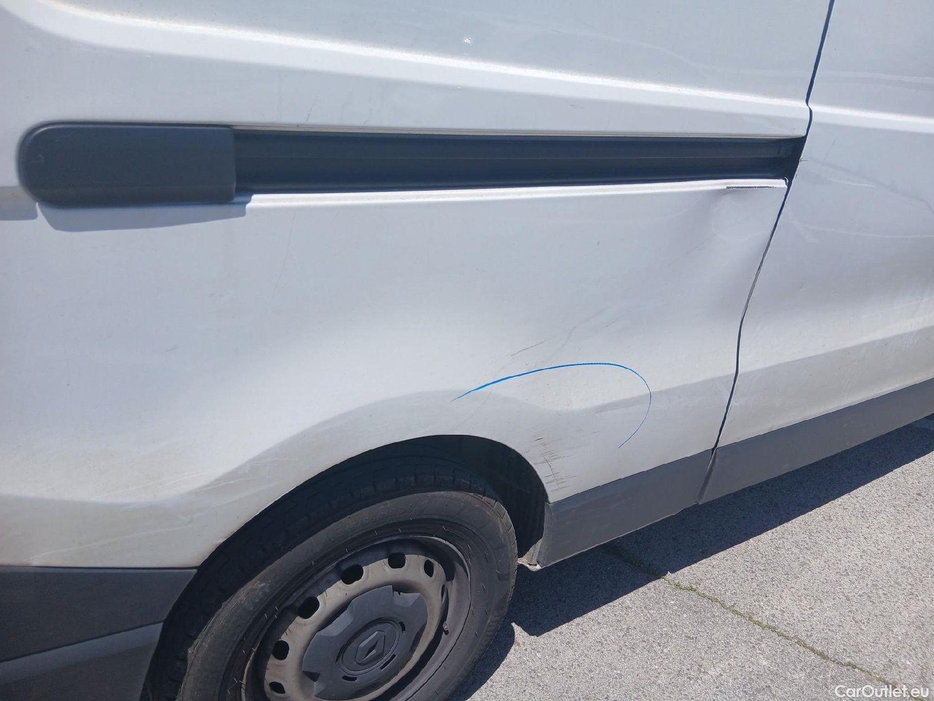  Renault  Trafic RENAULT  / 2019 / 4P / furgón Furgón 29 L2H1 Energy BluedCi 107 kW #38