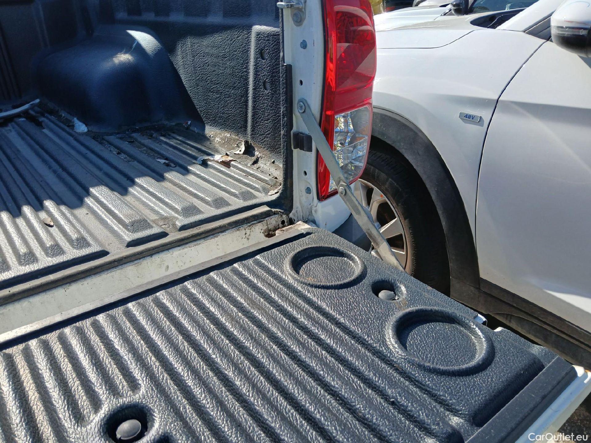  Toyota  Hilux TOYOTA  / 2020 / 4P / pickup 2.4 D-4D Cabina Doble GX Plus #17