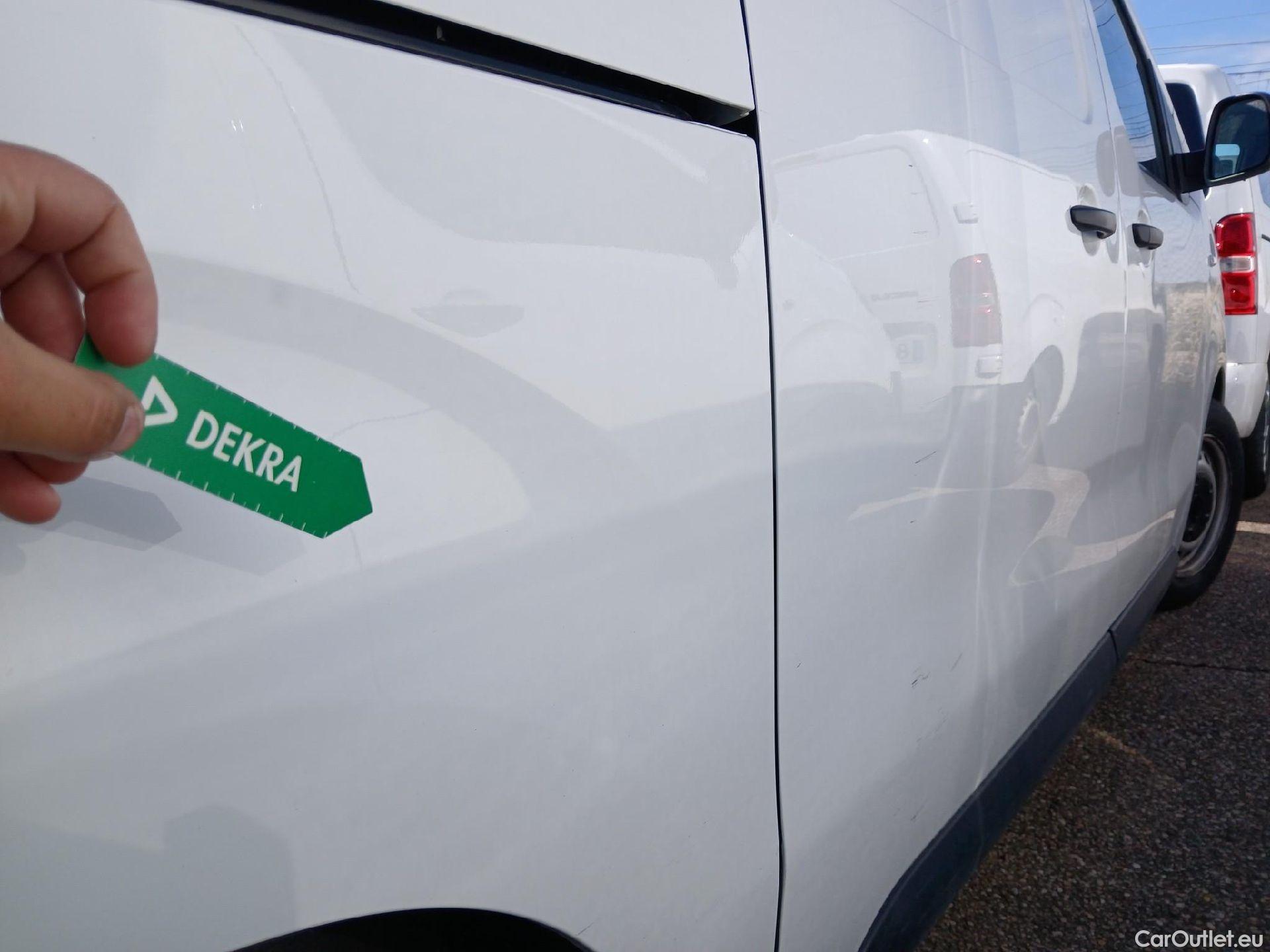  Opel  Vivaro OPEL  / 2019 / 4P / furgón 1.5 Diésel 88kW (120CV) M Std Express #35