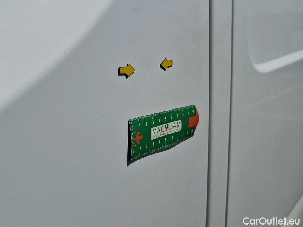  Renault  Master  III Fourgon L2H2 3 5 Grand Confort dCi #30