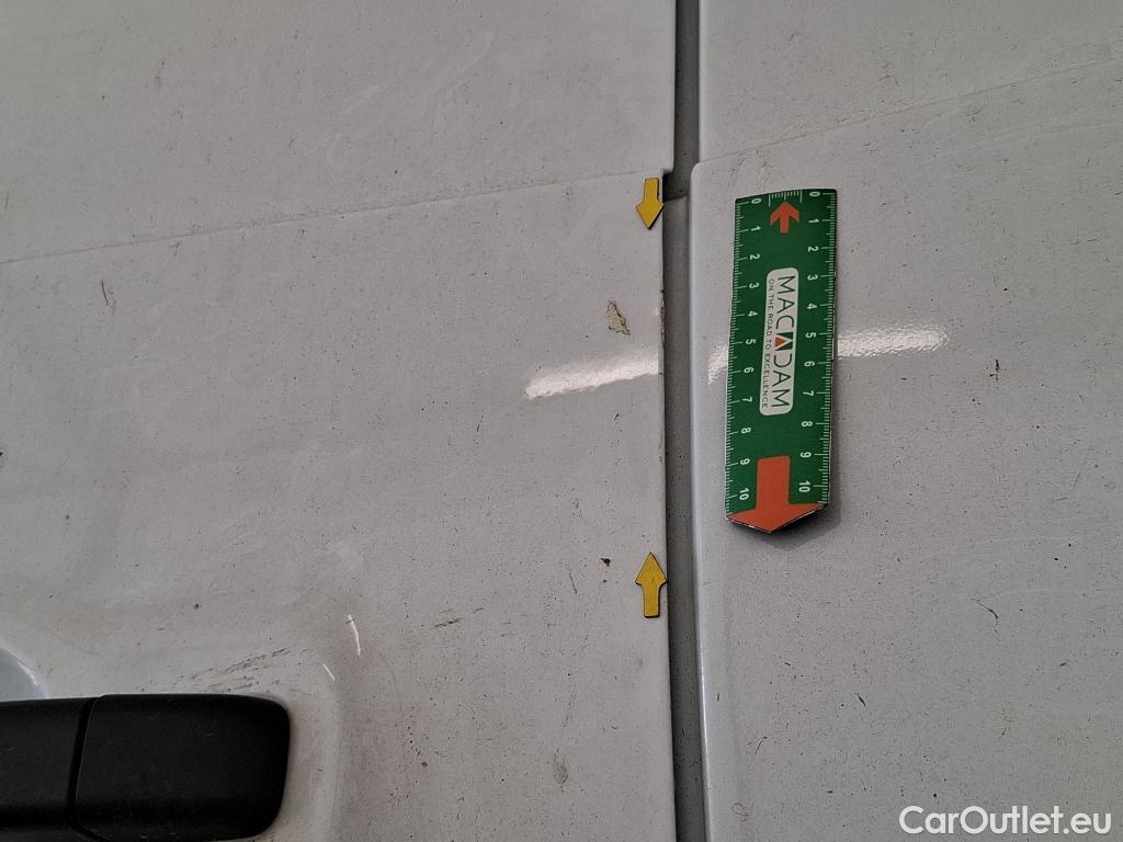 Renault  Trafic  Fourgon L2H1 3T Grand Confort 2.0 dCi 130CV BVM6 E6d #30