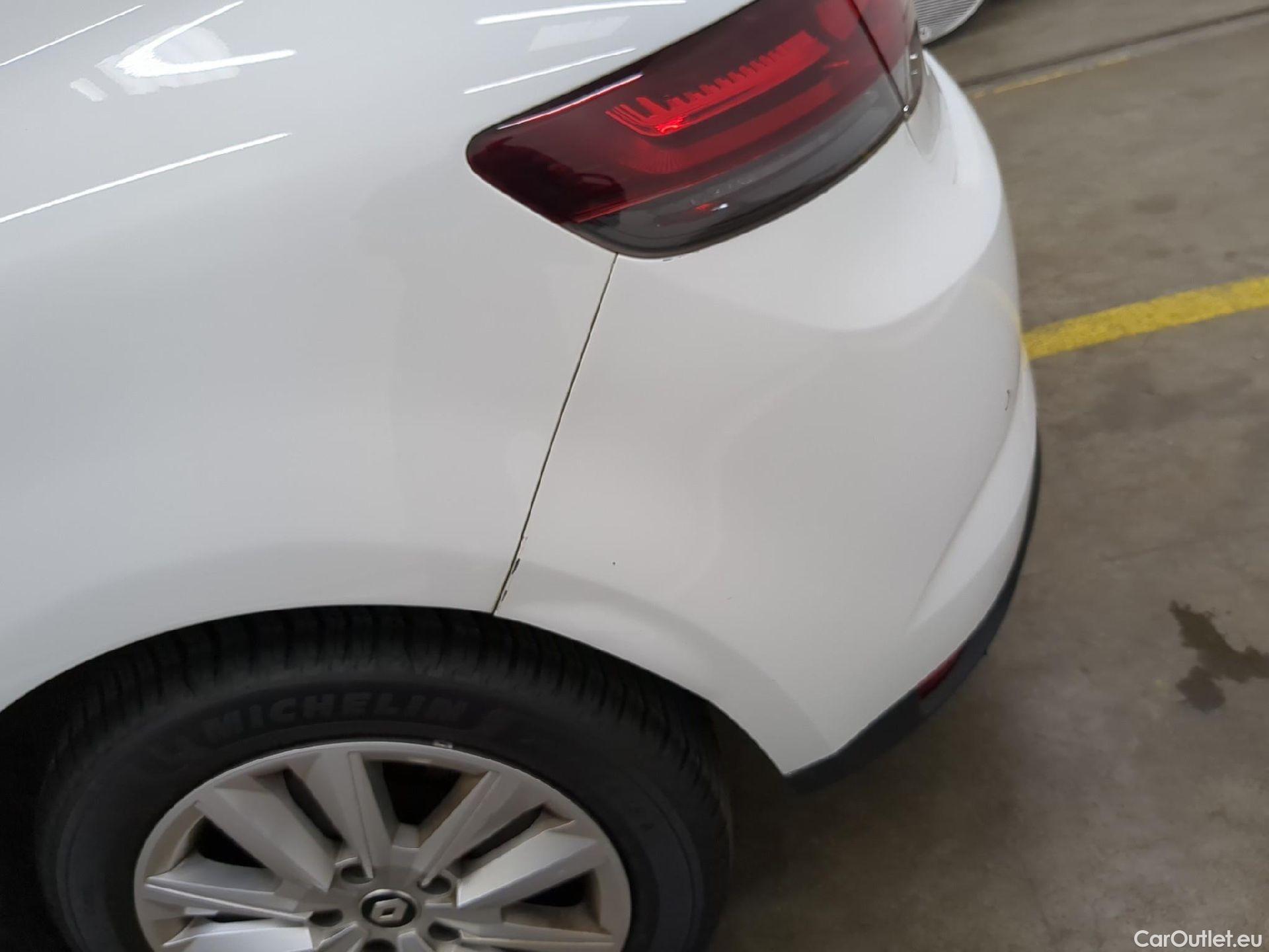  Renault  Megane Mégane Société / 2020 / 5P / Berline / VU Air Nav 2P Blue dCi 115 -21B #29