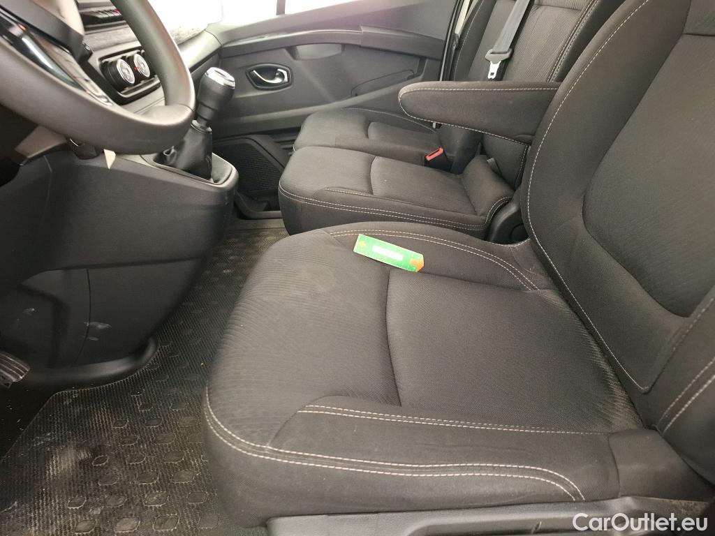  Renault  Trafic  Fourgon L2H1 3T Grand Confort 2.0 dCi 130CV BVM6 E6d #45