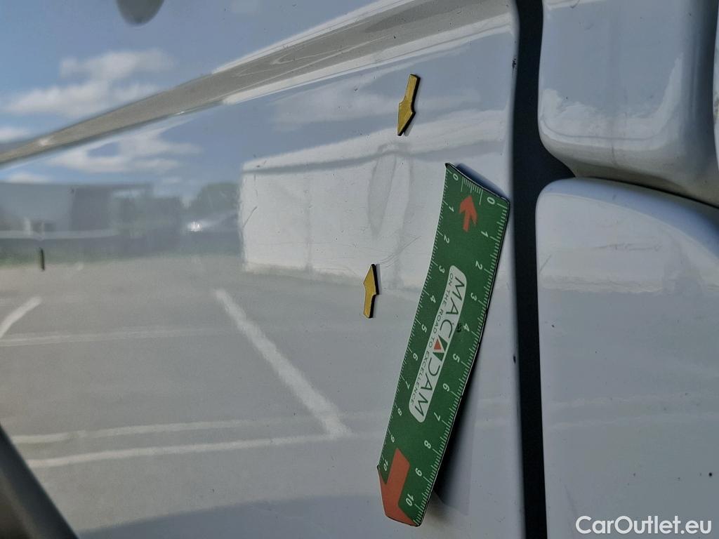  Renault  Master  III Fourgon L2H2 3 5 Grand Confort dCi #36