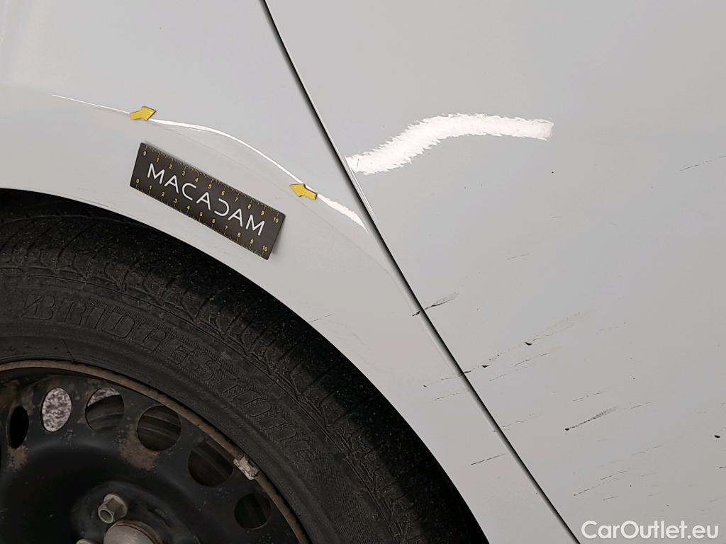 Renault  Clio  IV Air MediaNav 1.5 dCi 90CV BVM5 E6 #16