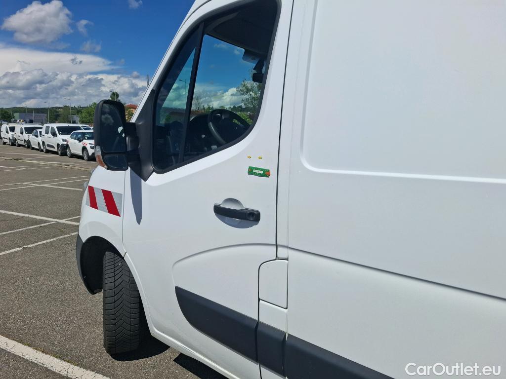  Renault  Master  III Fourgon L2H2 3 5 Grand Confort dCi #29