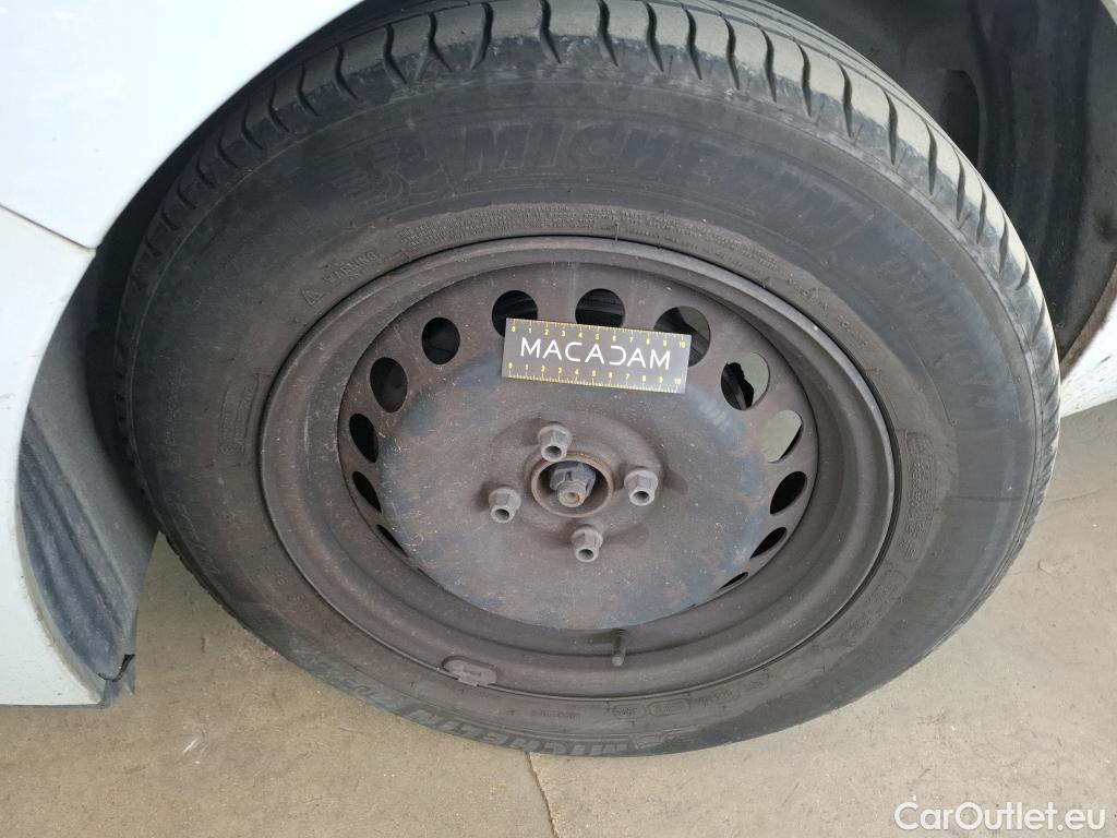  Renault  Clio  IV Air MediaNav 1.5 dCi 75CV BVM5 E6 #57