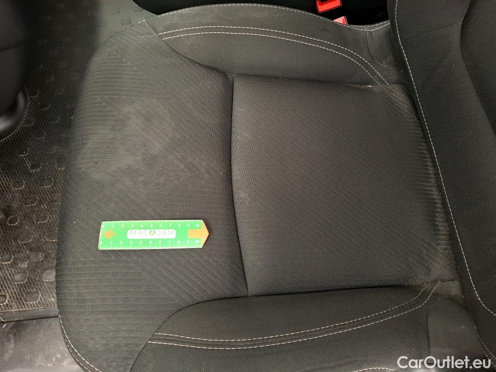  Renault  Trafic  Fourgon L2H1 3T Grand Confort 2.0 dCi 130CV BVM6 E6d #46