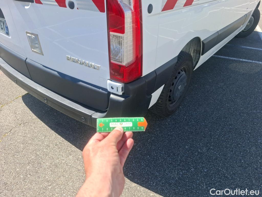  Renault  Master  III Fourgon L2H2 3 5 Grand Confort dCi #40