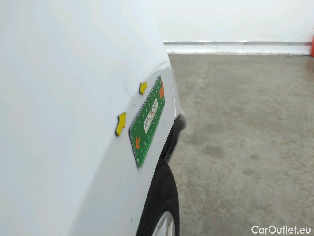  Renault  Clio  IV Air MediaNav 1.5 dCi 75CV BVM5 E6 #74