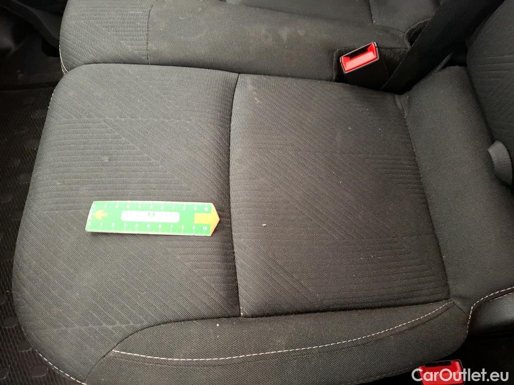  Renault  Trafic  Fourgon L2H1 3T Grand Confort 2.0 dCi 130CV BVM6 E6d #47