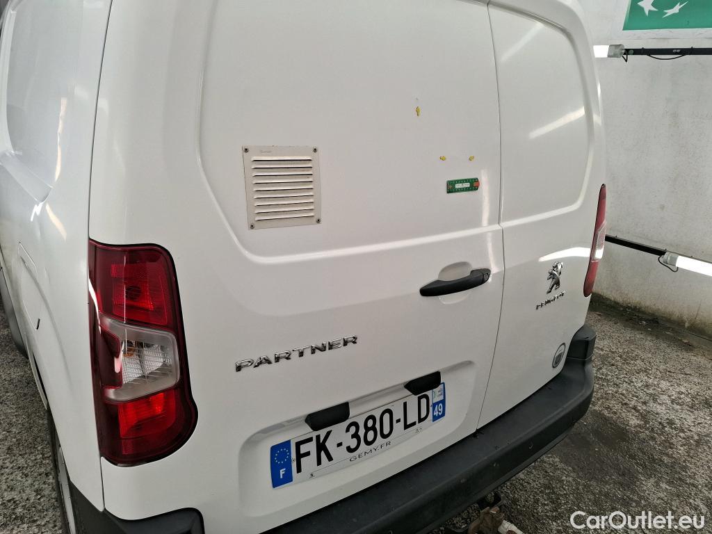  Peugeot  Partner PEUGEOT  VU 4p Fourgonnette BHDI 100 S&S STANDARD 1000KG PREMIUM #29
