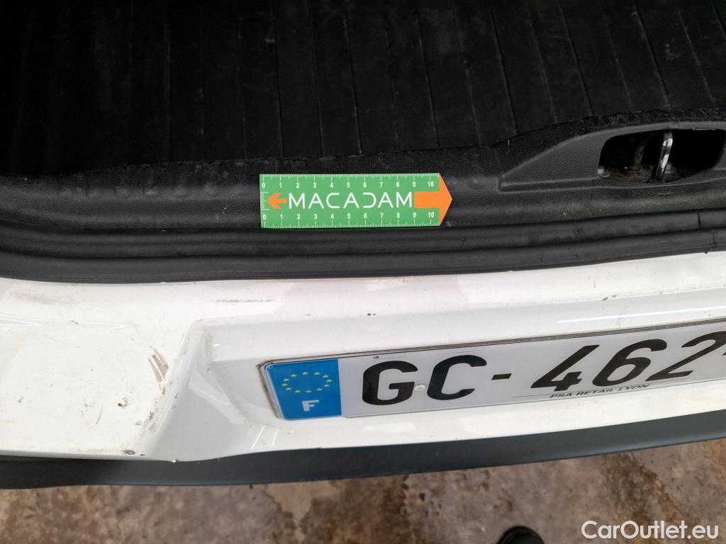  Citroen  C3  Société Feel 1.5 BlueHDI 100CV BVM6 E6d #40