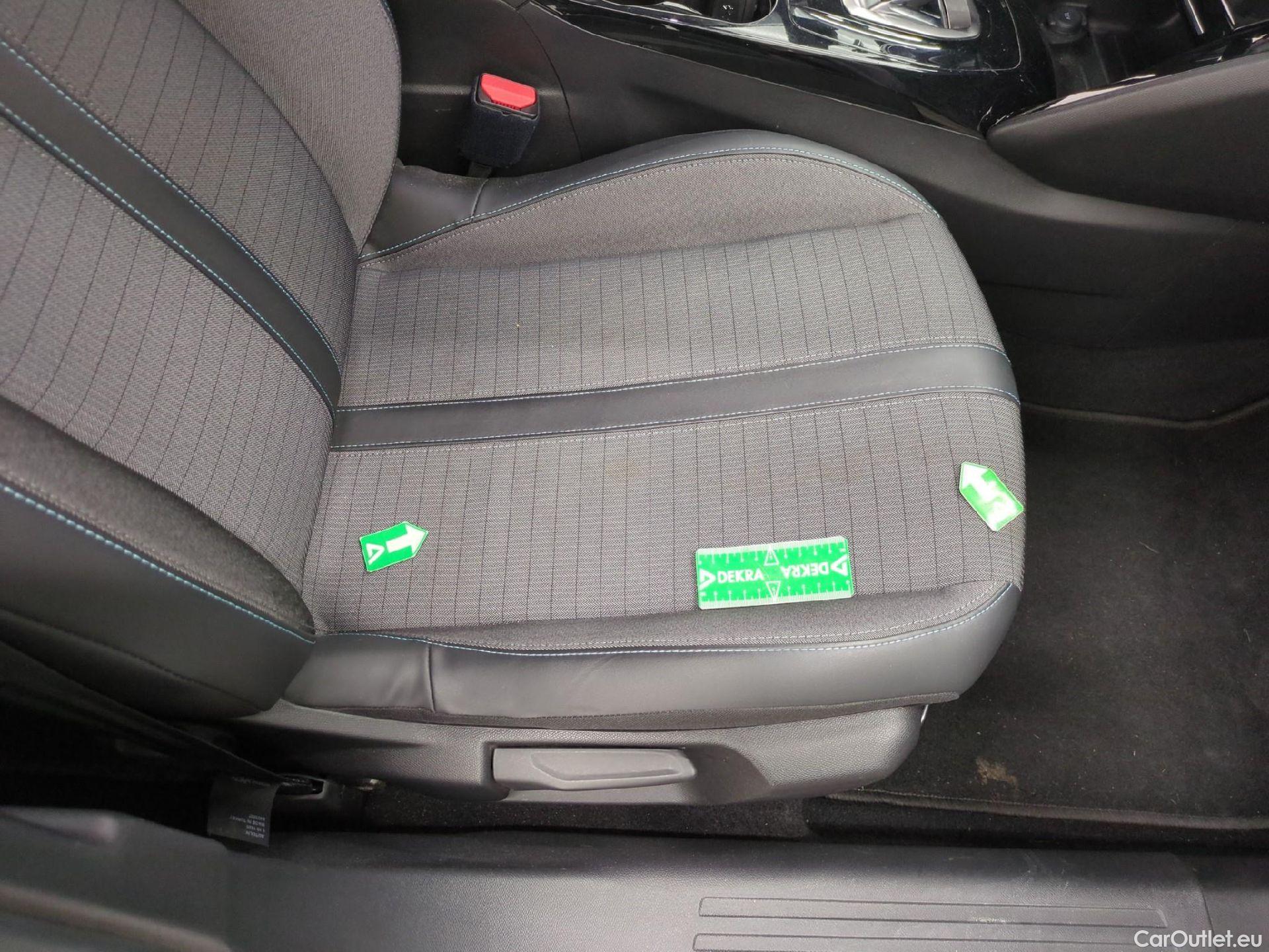  Peugeot  2008  Allure Business 1.5 HDi 130CV BVA8 E6d #1