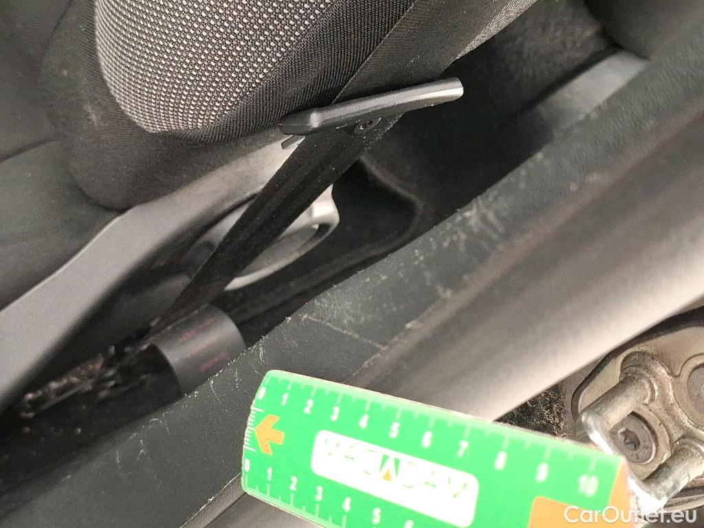  Citroen  C3  Feel Business 1.5 BlueHDI 100CV BVM5 E6dT #2