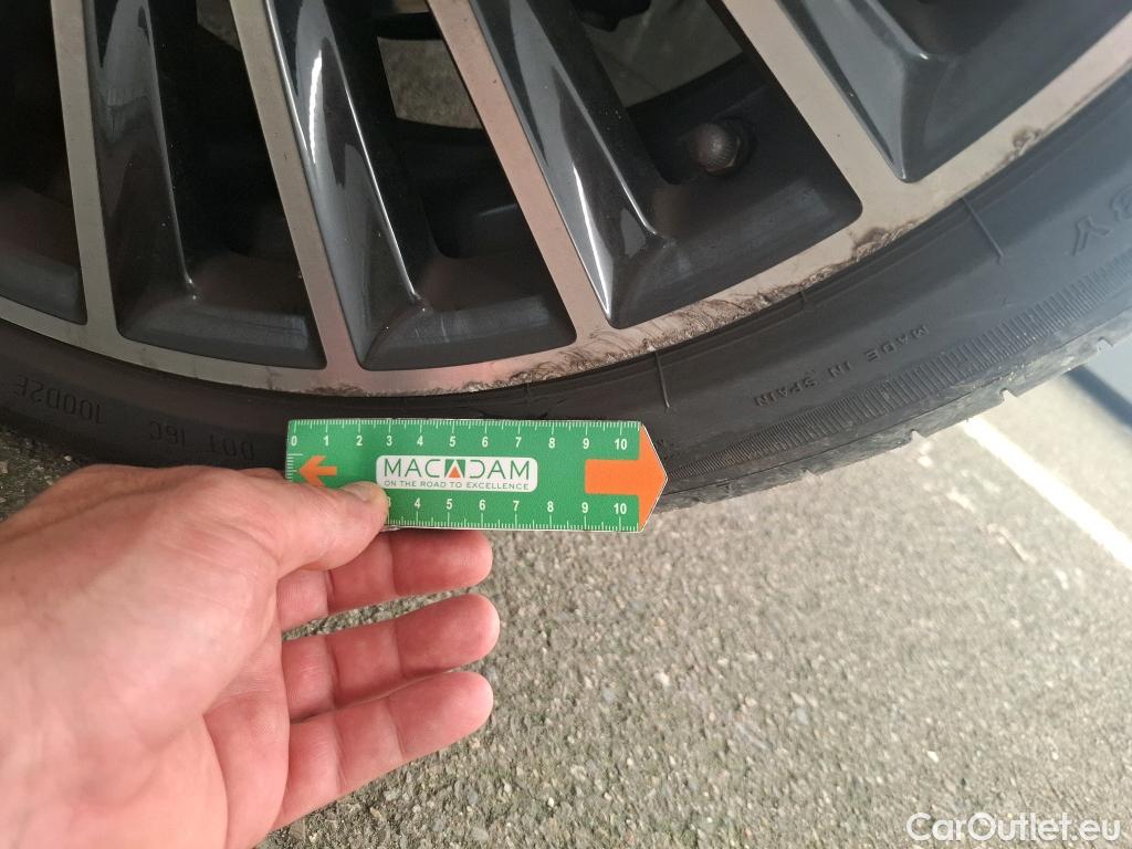  Mercedes  C-Klasse MERCEDES-BENZ Classe C Berline / 2021 / 4P / Berline C 220 d AMG Line #34