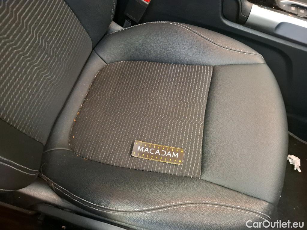  Mercedes  GLB MERCEDES-BENZ  / 2019 / 5P / SUV  200 d Business Line #29