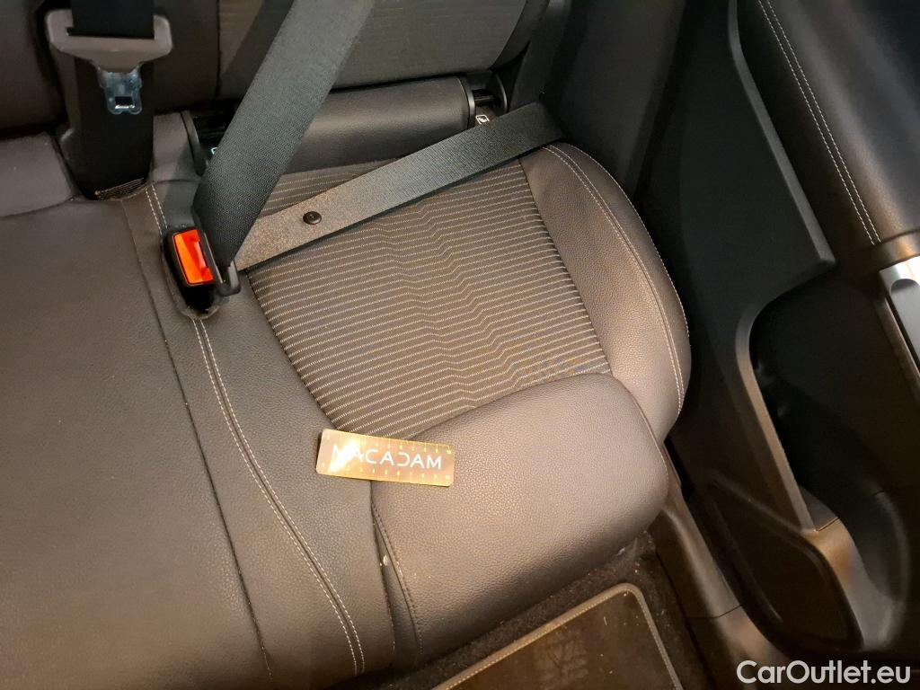  Mercedes  GLB MERCEDES-BENZ  / 2019 / 5P / SUV  200 d Business Line #30