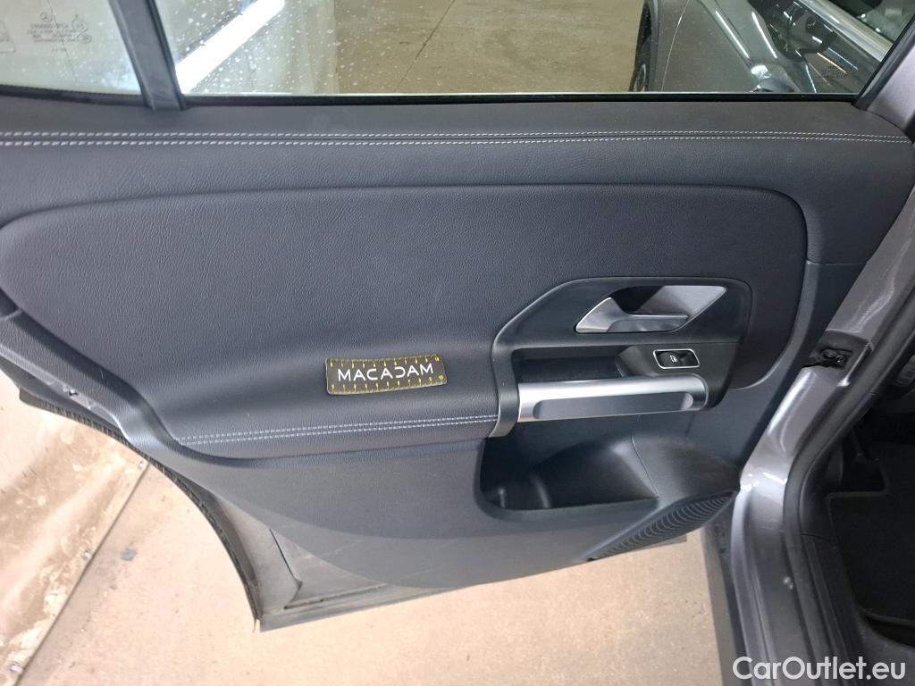  Mercedes  GLB MERCEDES-BENZ  / 2019 / 5P / SUV  200 d Business Line #16
