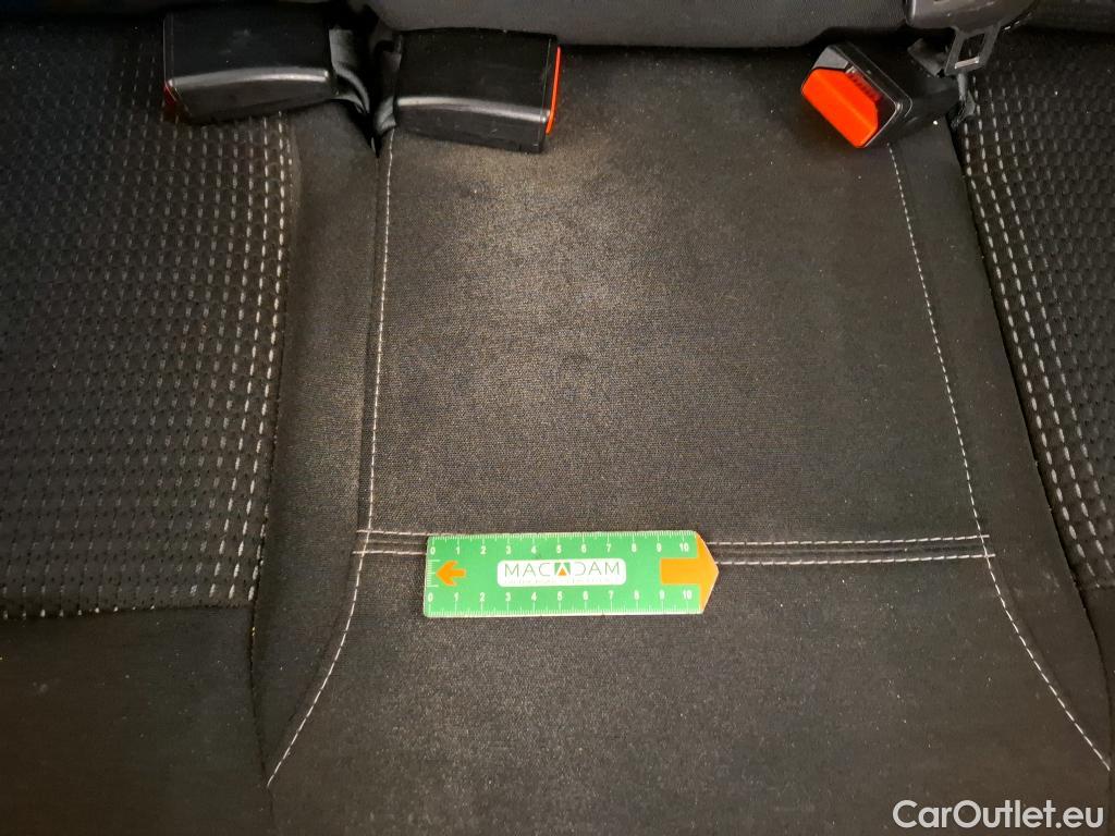  Peugeot  208 PEUGEOT  / 2015 / 5P / Berline &BLUEHDI 100 S&S ALLURE BUSINESS #16