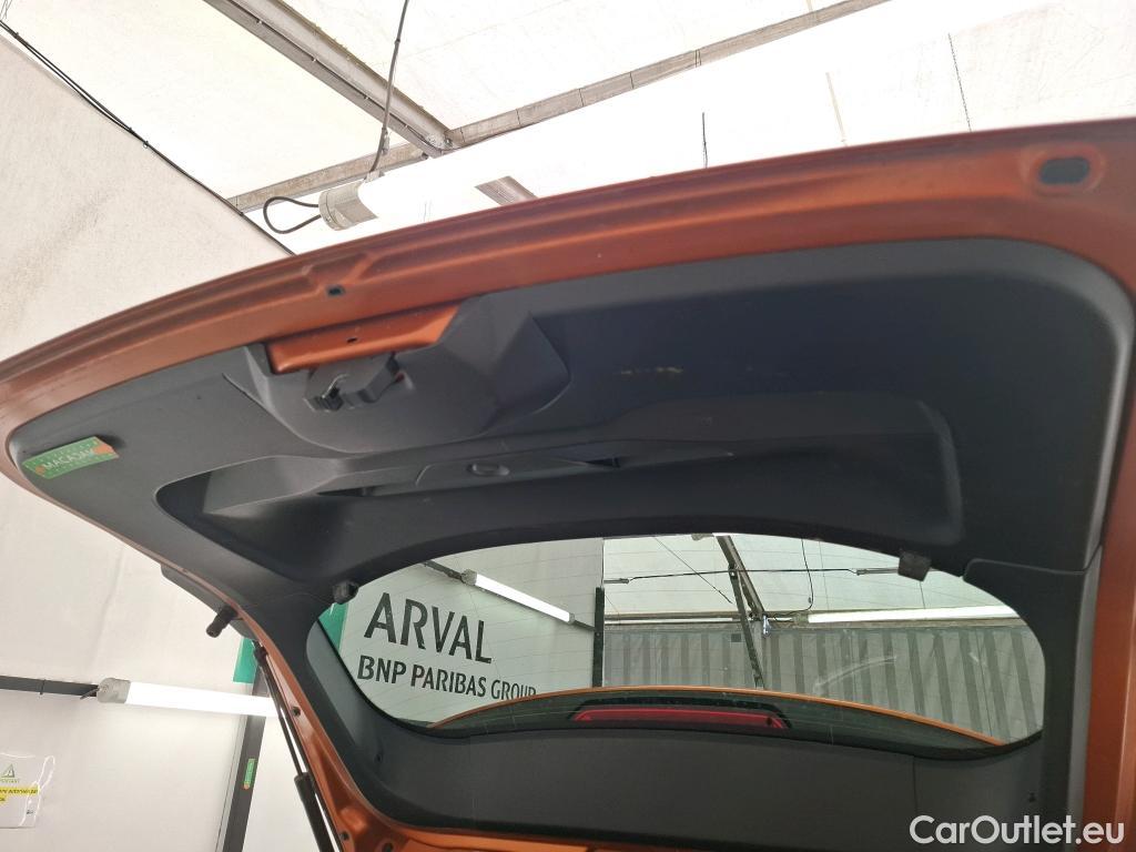  Peugeot  2008 PEUGEOT  / 2019 / 5P / Crossover BLUEHDI 110 S&S ALLURE BUSINESS #44